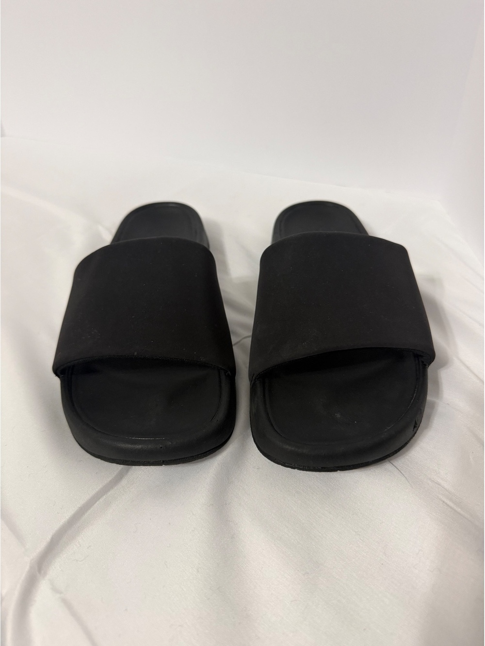 Lululemon Women's Restful Slides - Black/Graphite Grey, Size 9 - Picture 2 of 9